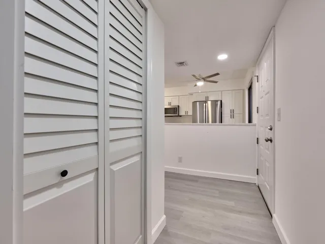 EXTRA CLOSETS