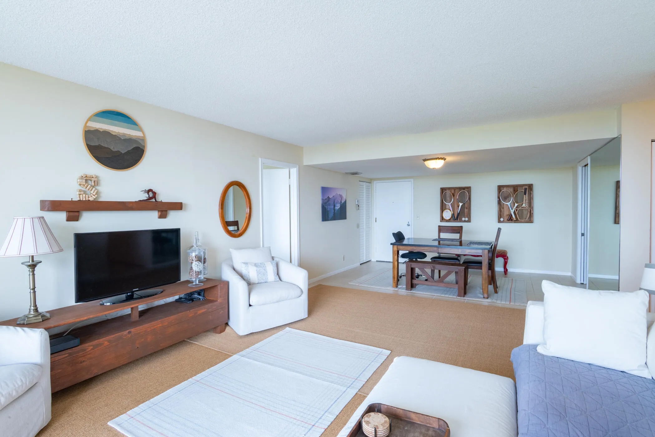 © Clark- 2400 Presidential Way 1505-007