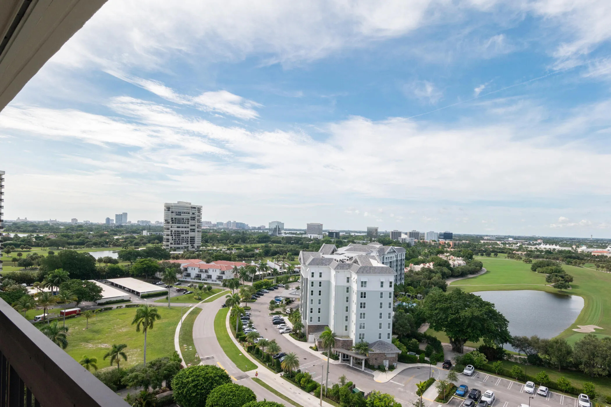 © Clark- 2400 Presidential Way 1505-017