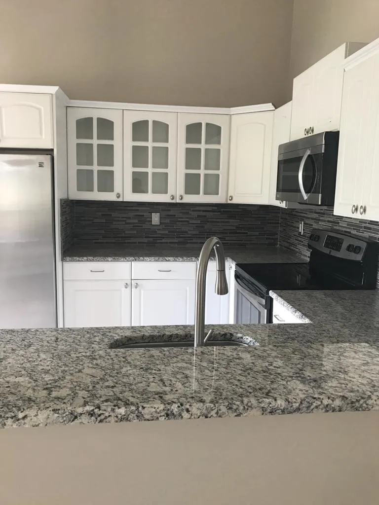 Kitchen snack bar