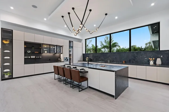 8795 Valencia Court - 26.jpg-vsuniqueid-