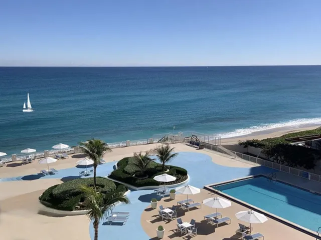 1b.-BARCLAY-POOL-DECK-VIEW