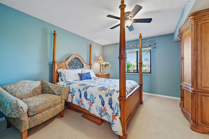 701 Seafarer Cir 103-19