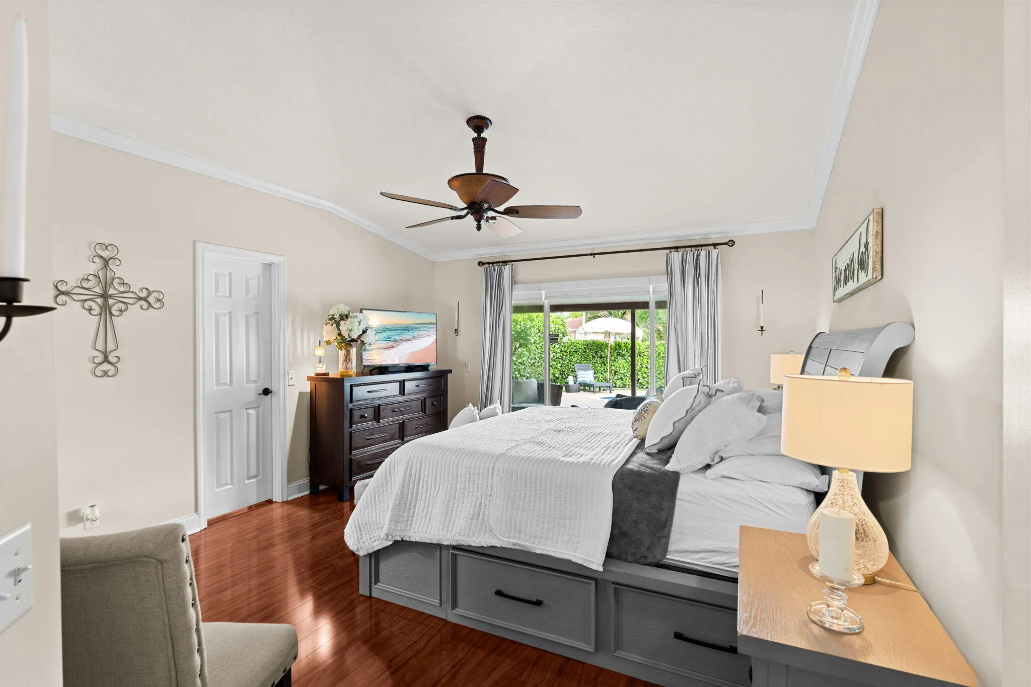 25-web-or-mls-A7402612