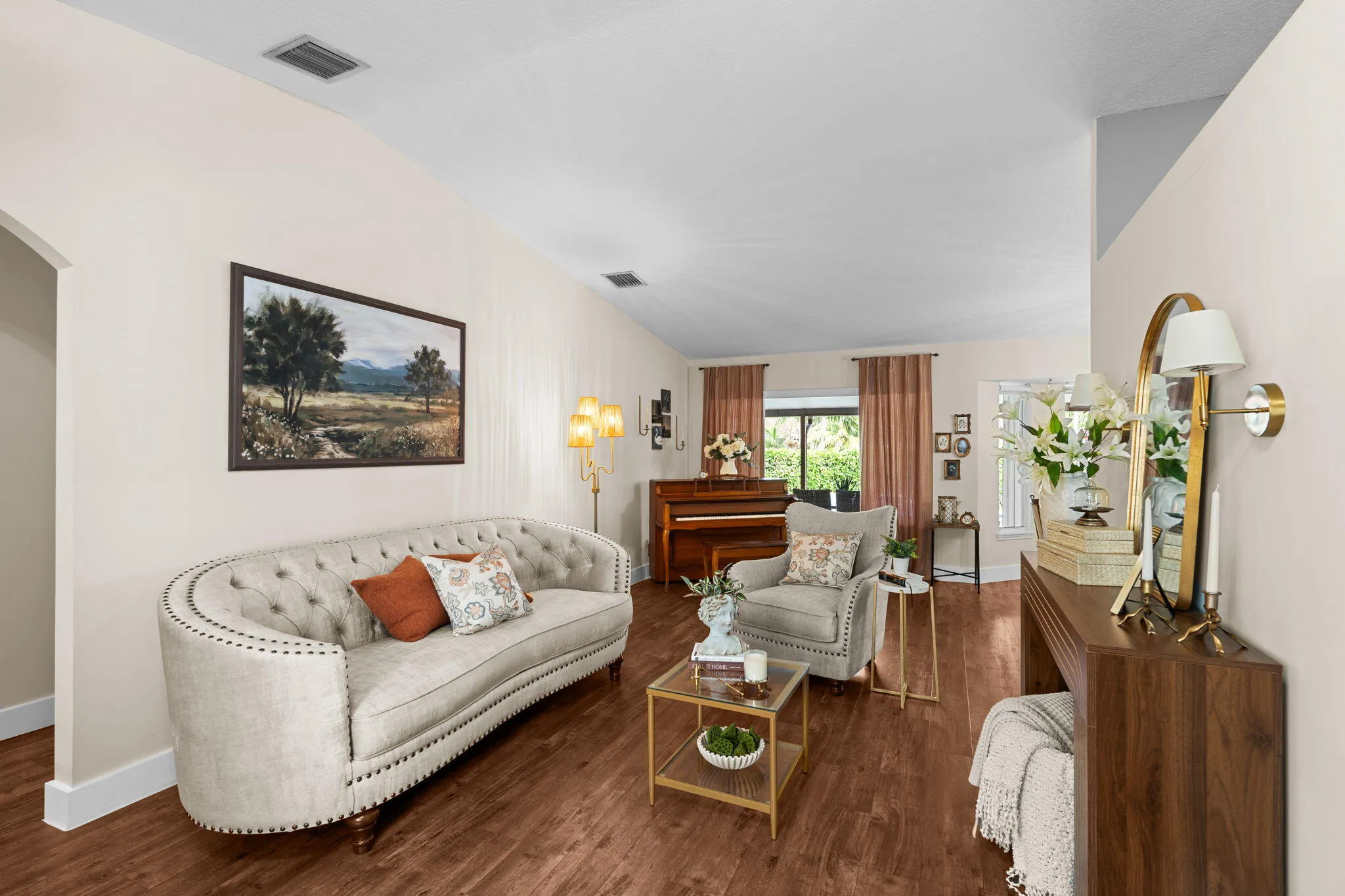 8-web-or-mls-A7402544