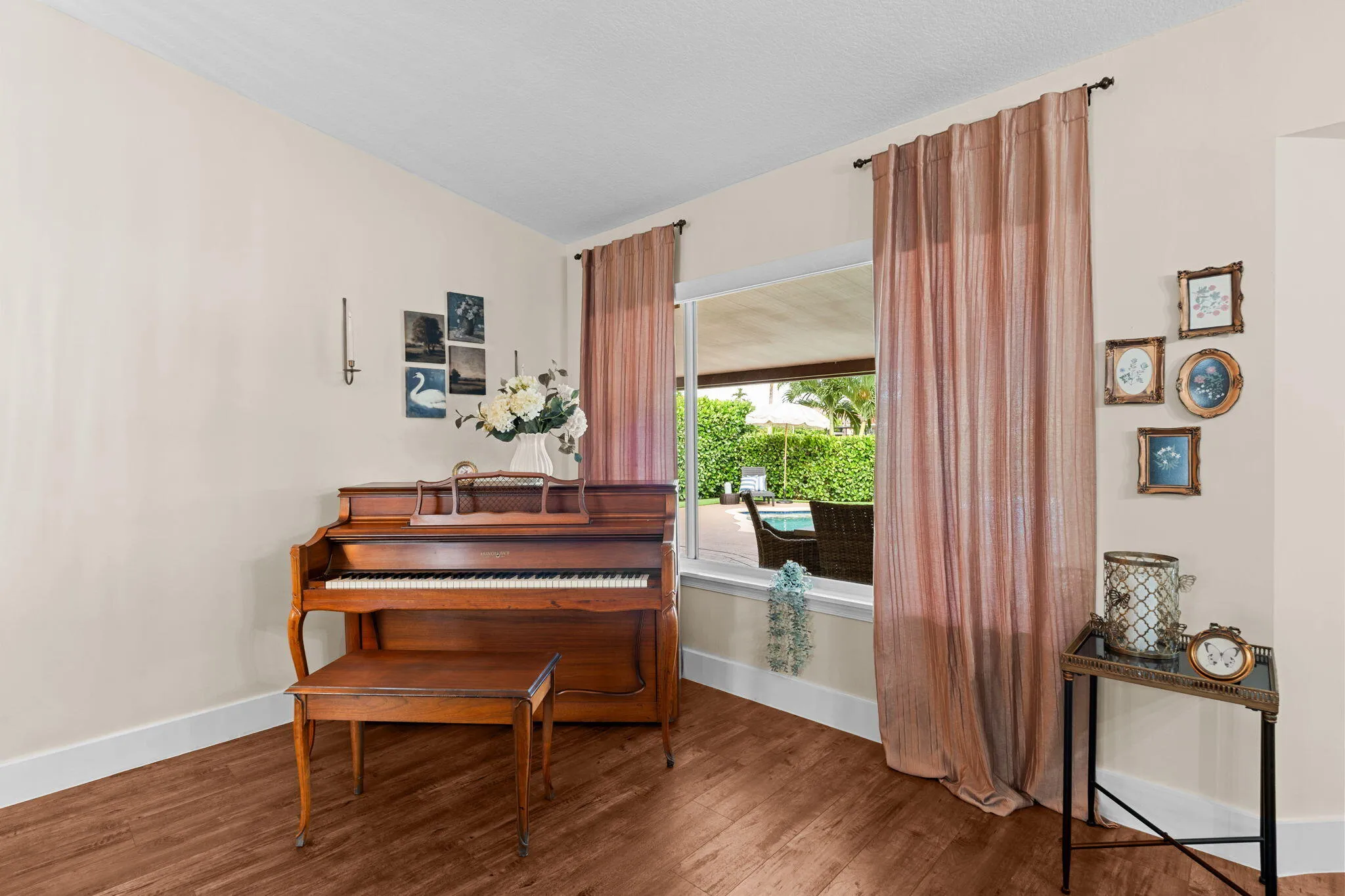 12-web-or-mls-A7402565