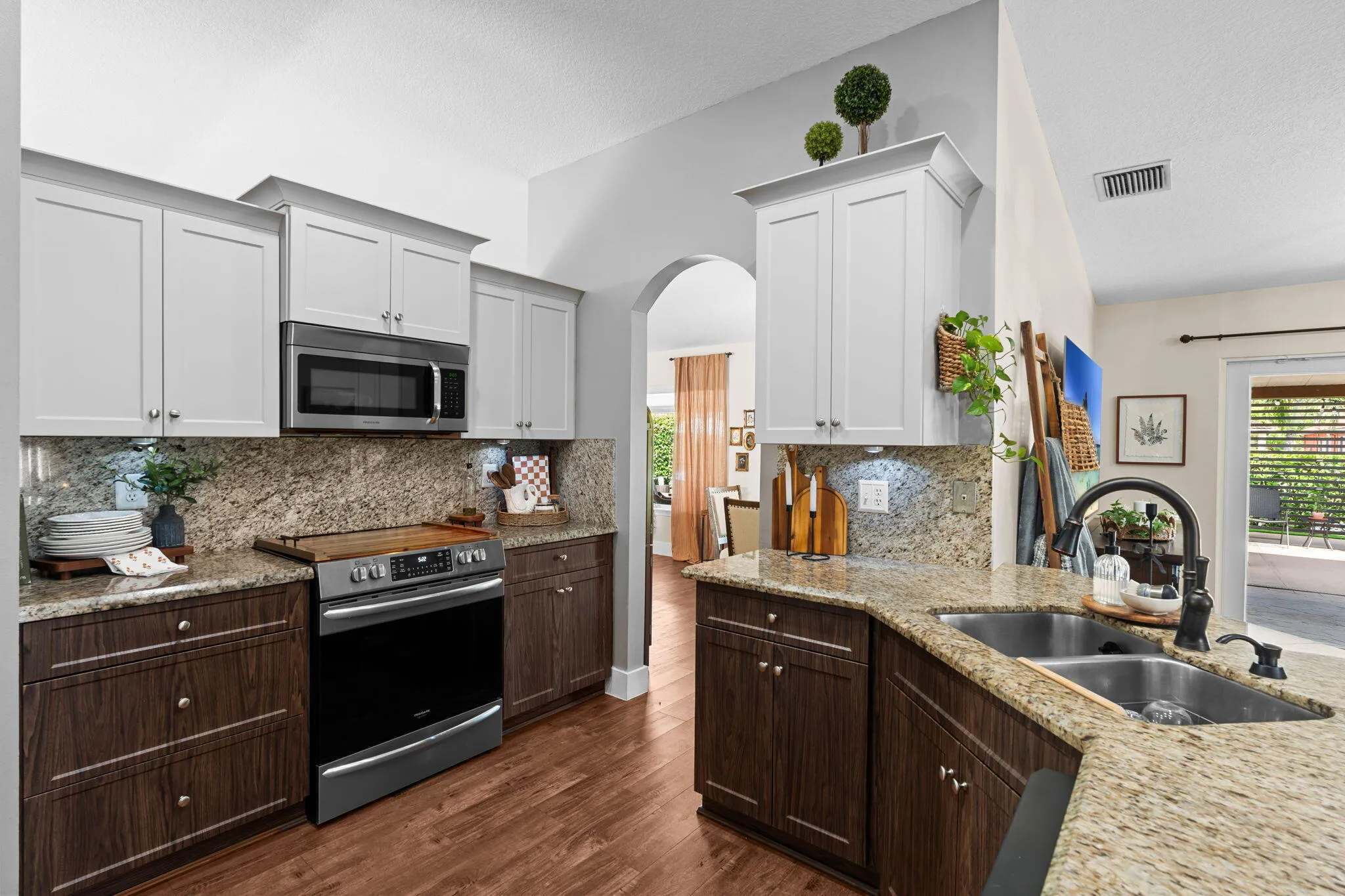 15-web-or-mls-A7402577