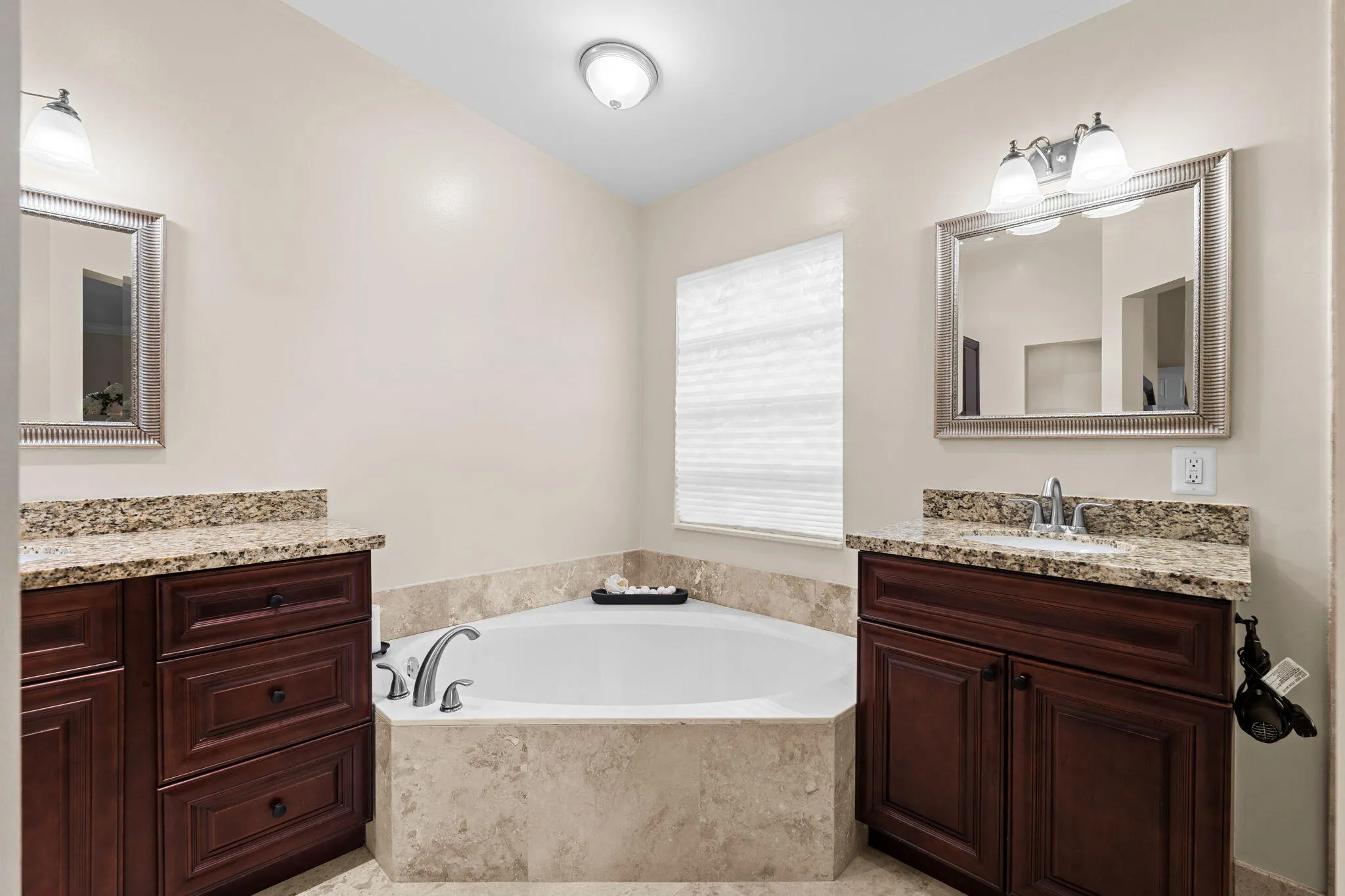 28-web-or-mls-A7402624