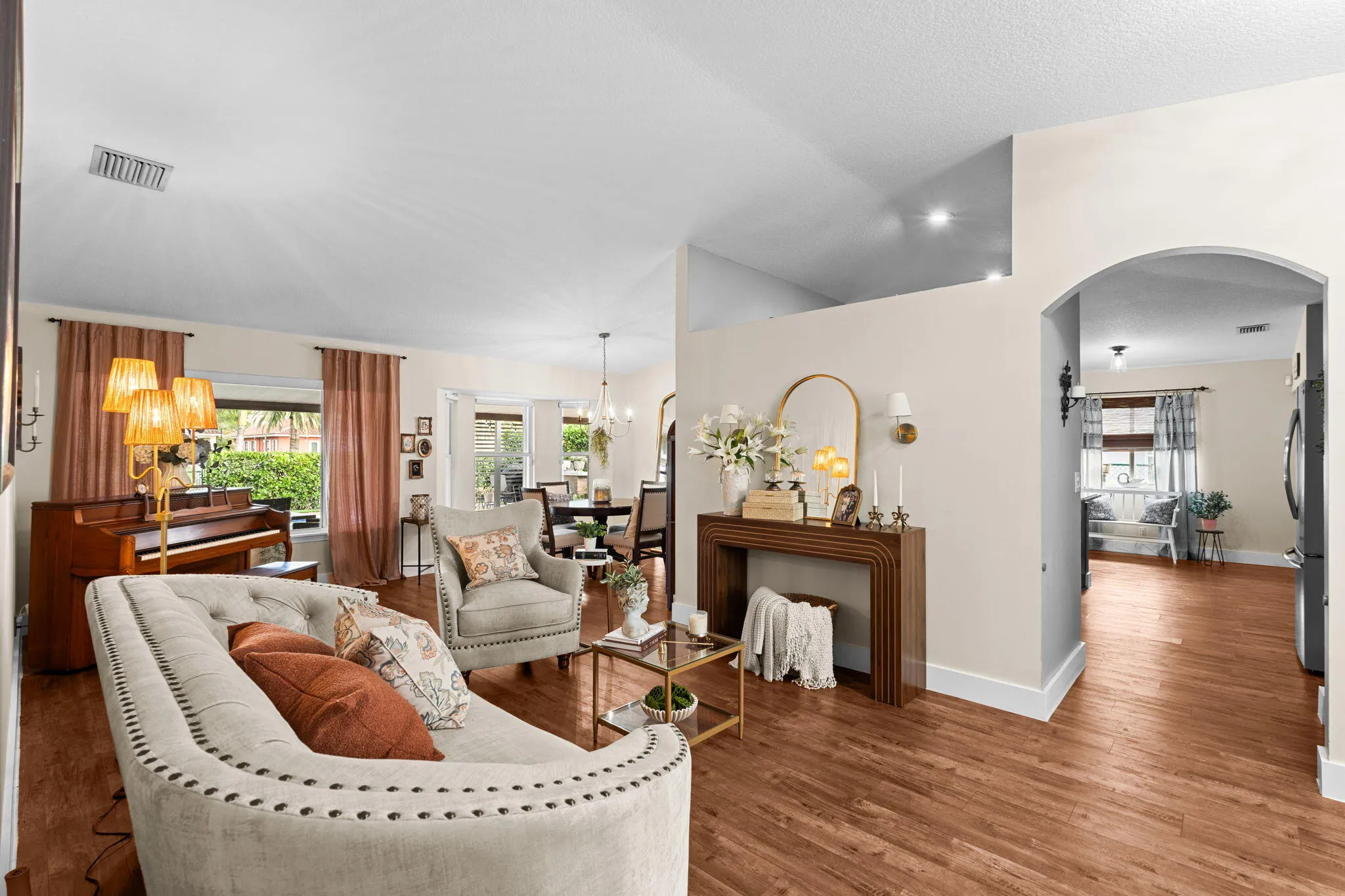 11-web-or-mls-A7402559