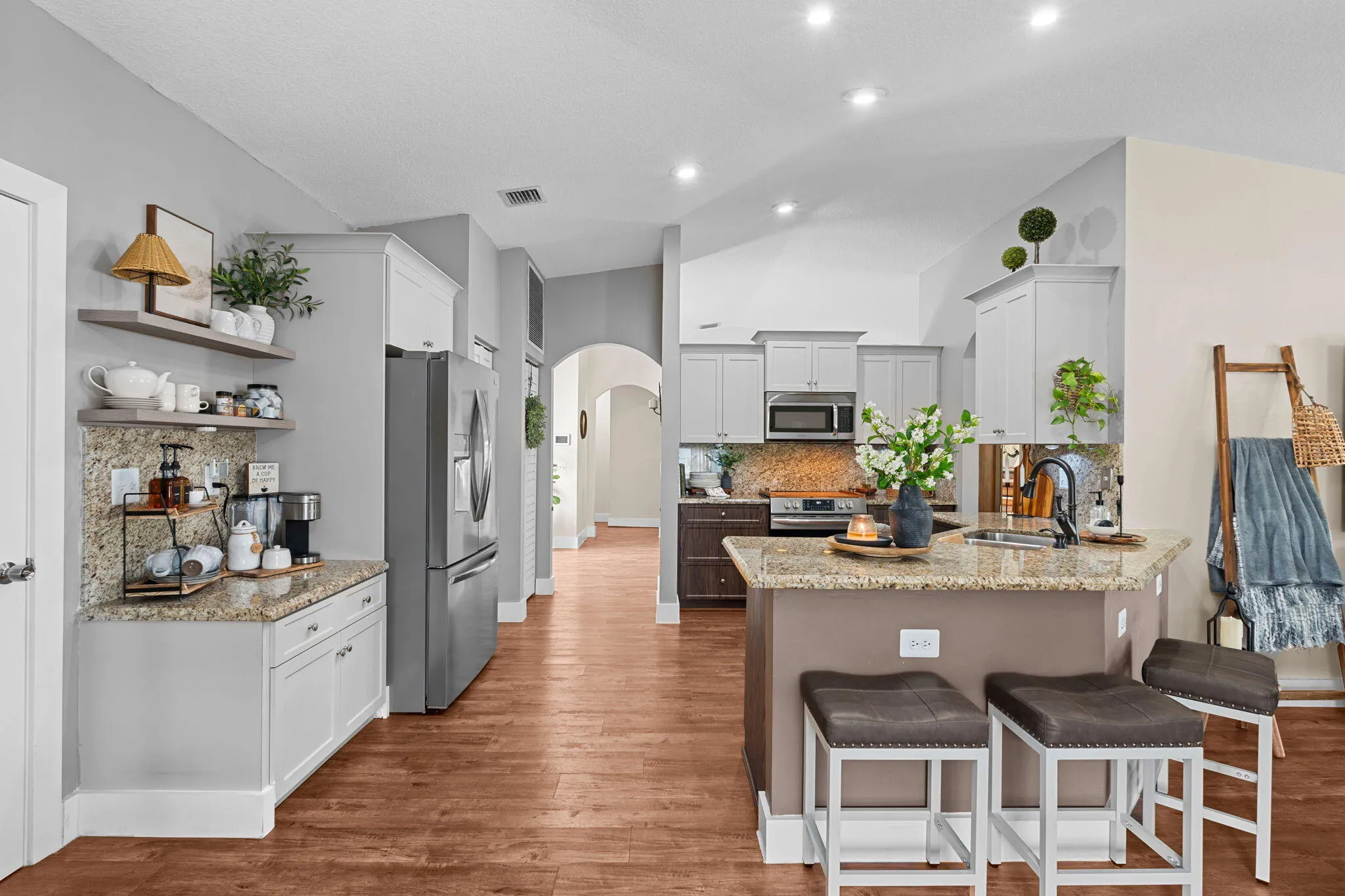 18-web-or-mls-A7402571