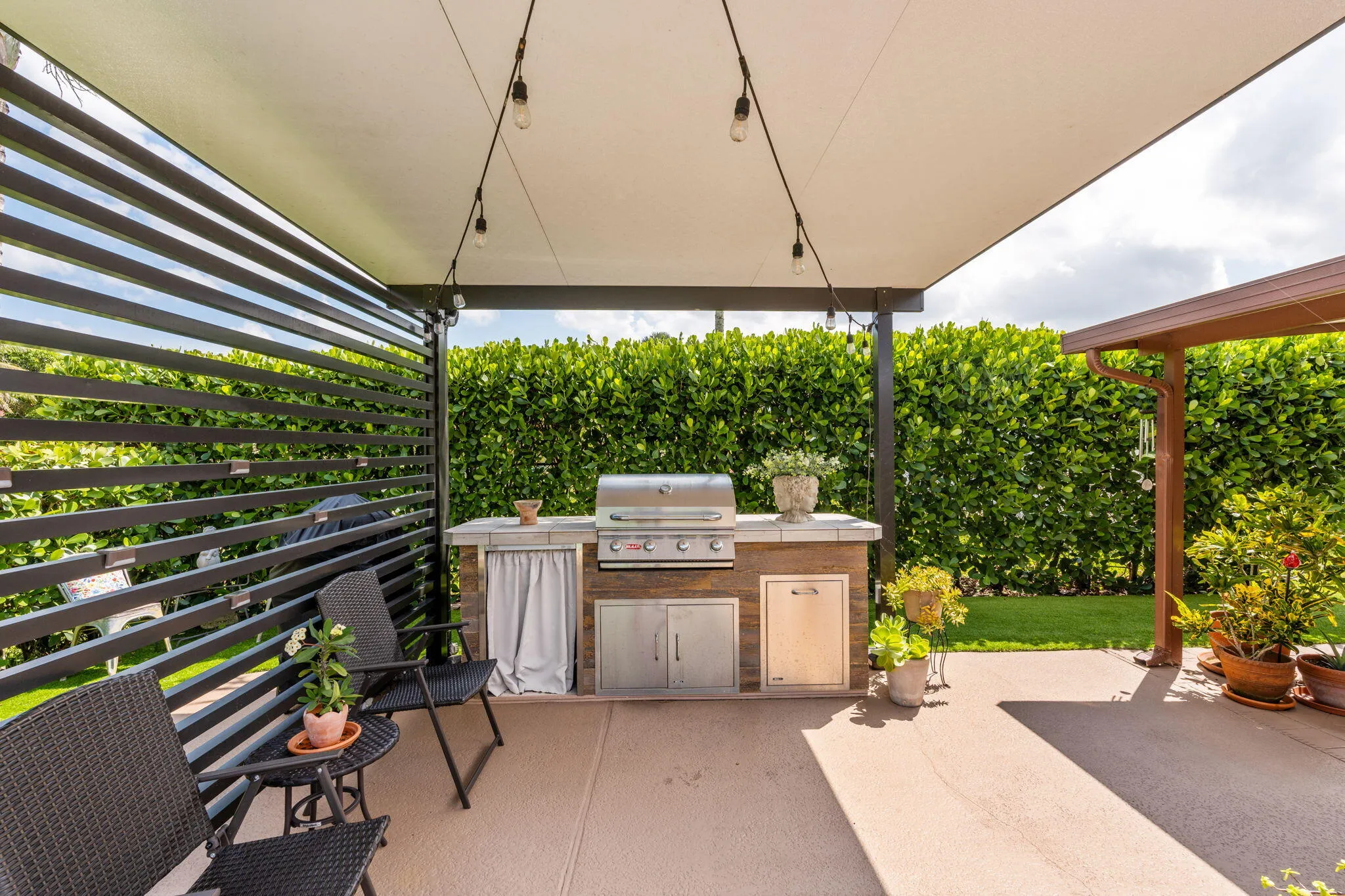 44-web-or-mls-A7402525