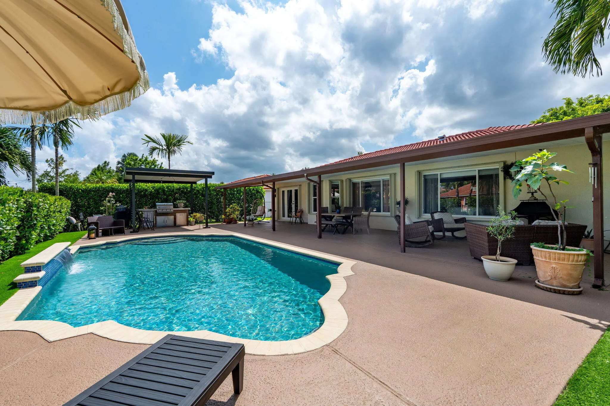 52-web-or-mls-A7402531