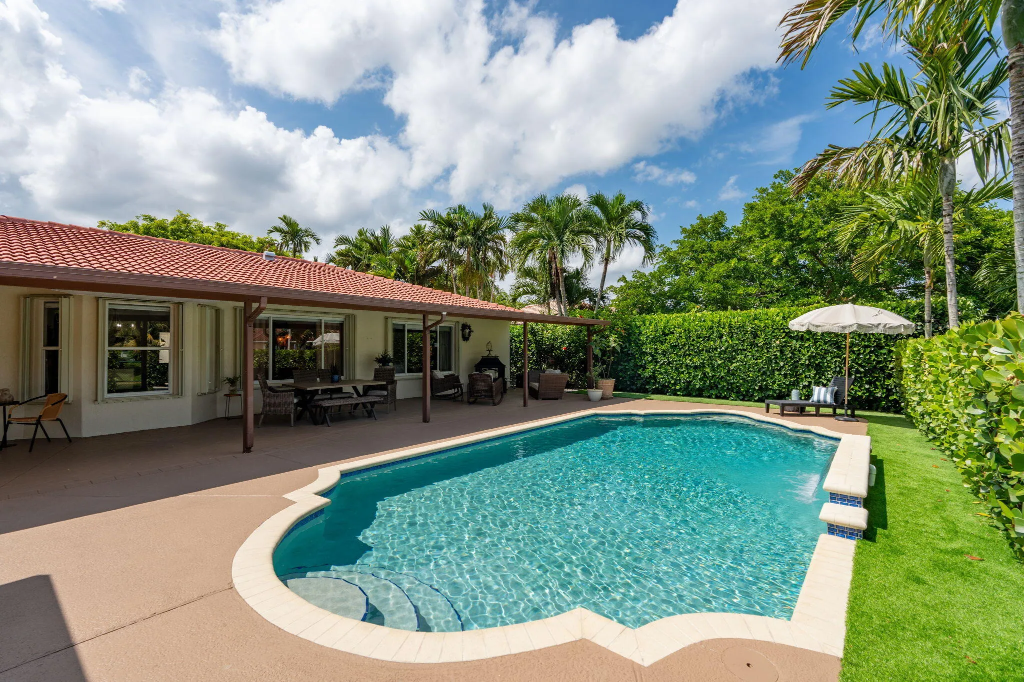 49-web-or-mls-A7402522