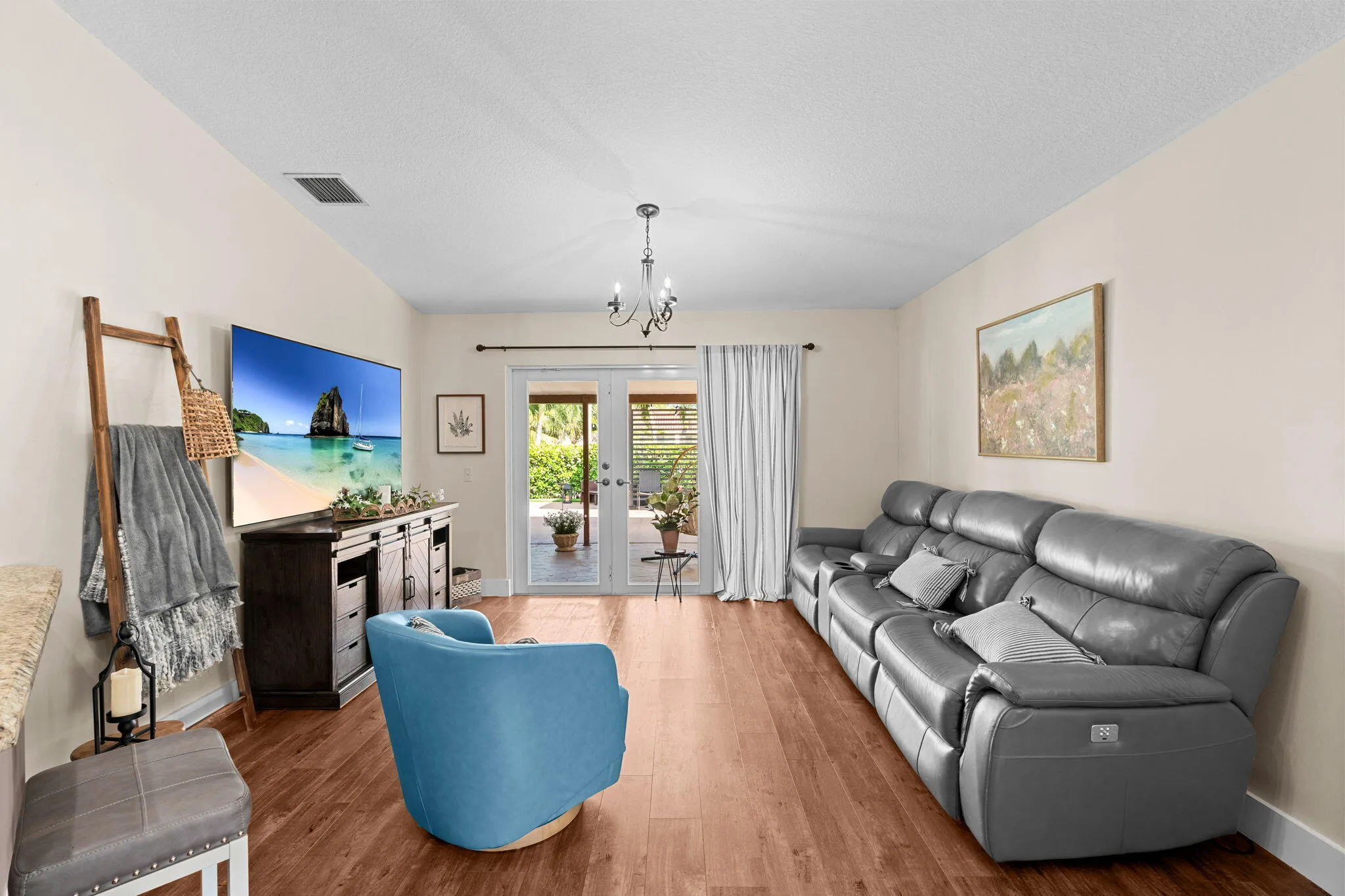 22-web-or-mls-A7402592