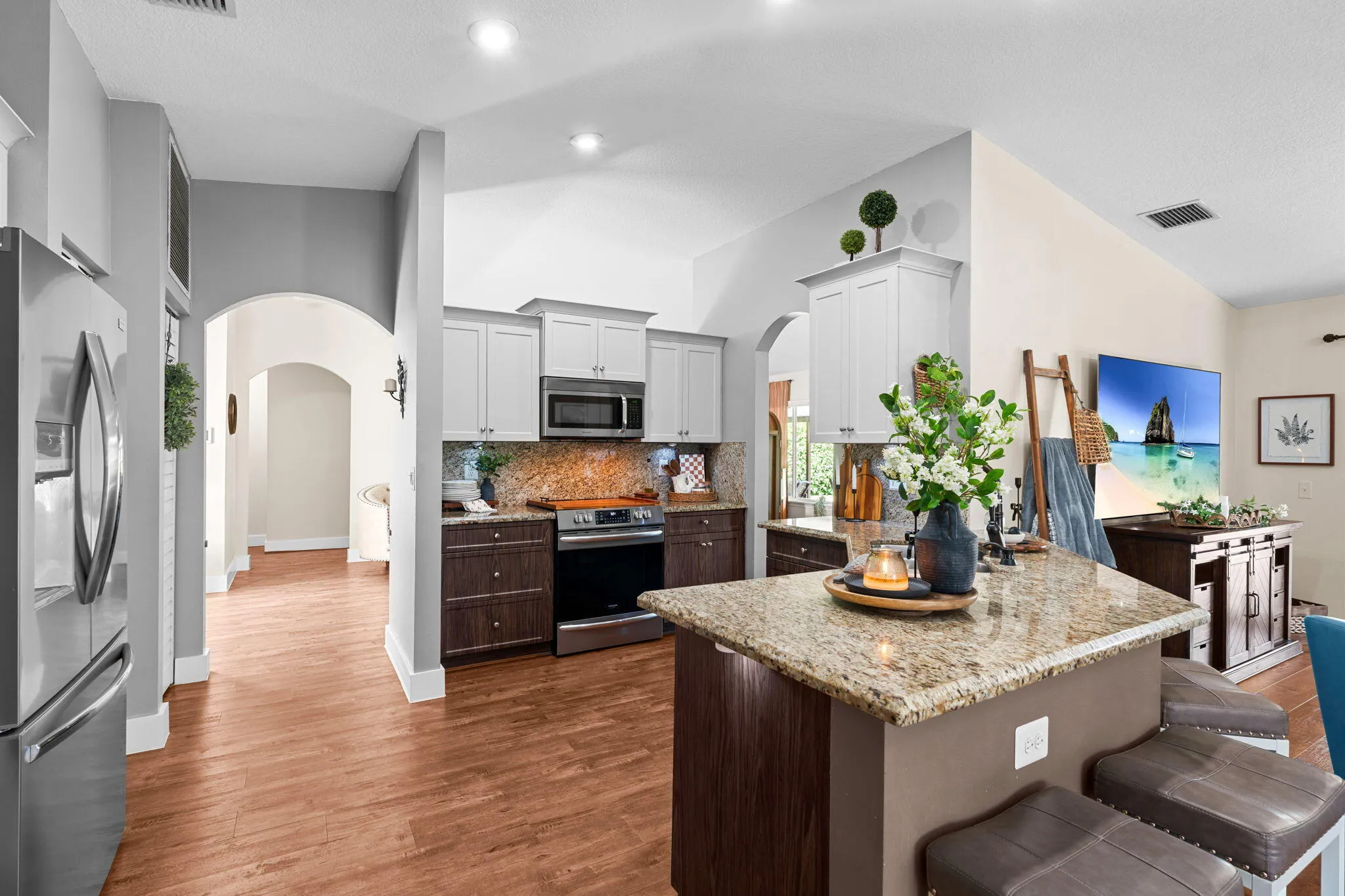 19-web-or-mls-A7402574