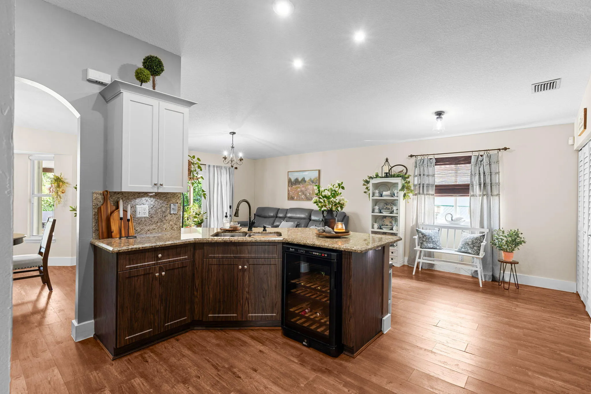 14-web-or-mls-A7402568