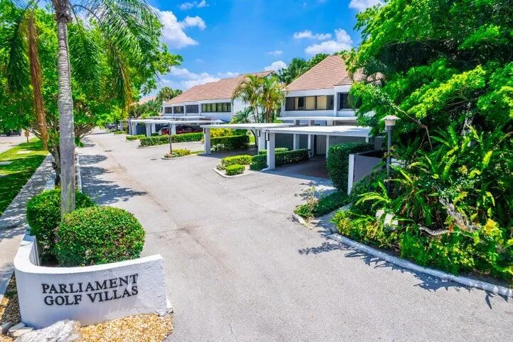 Parliament Golf Villas Entrance