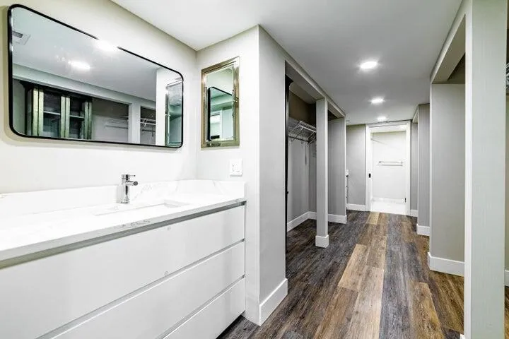 Primary Bathroom & Walk-in Closet