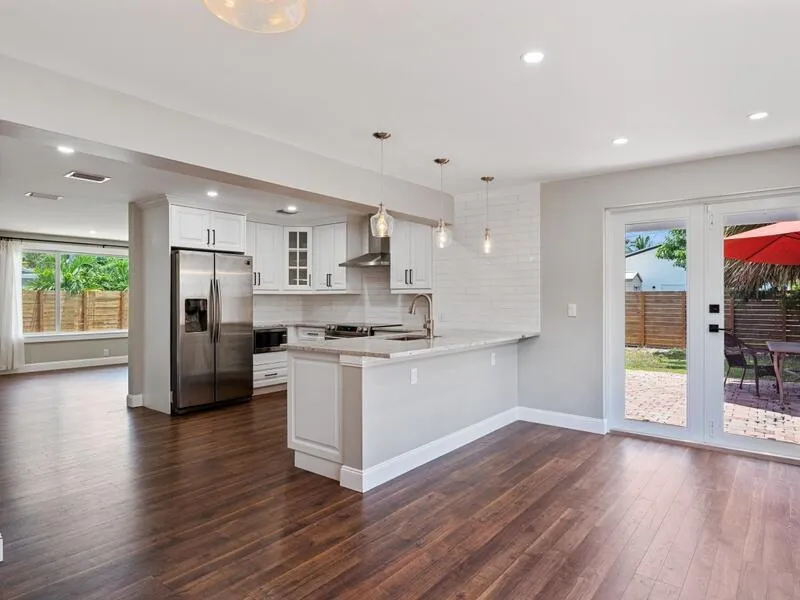 Kitchen & Dining