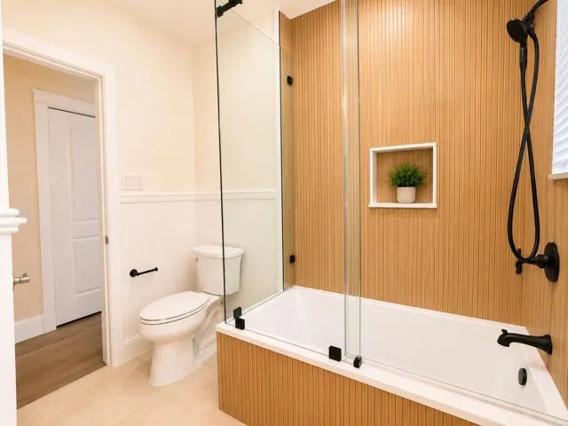 main bath photo 2