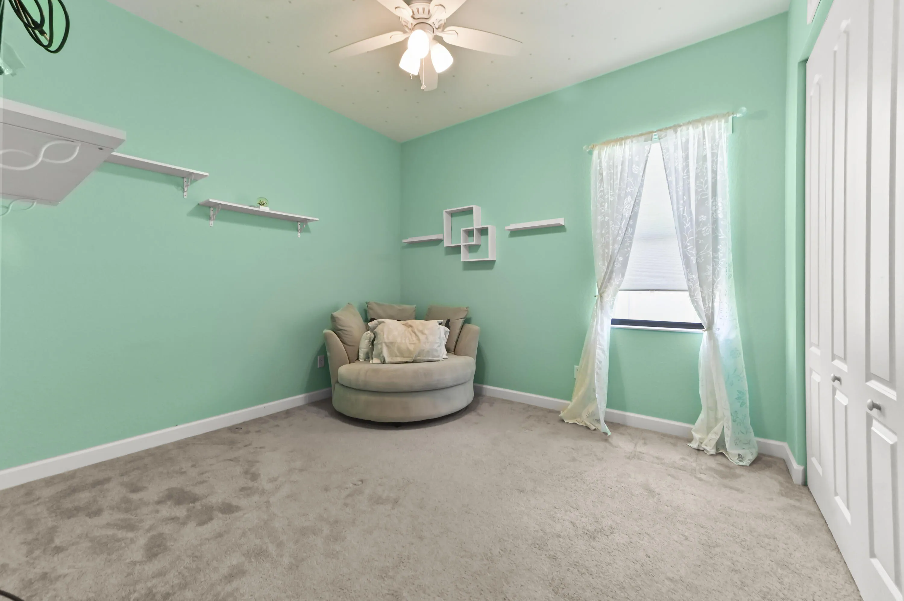 19 Bedroom 02