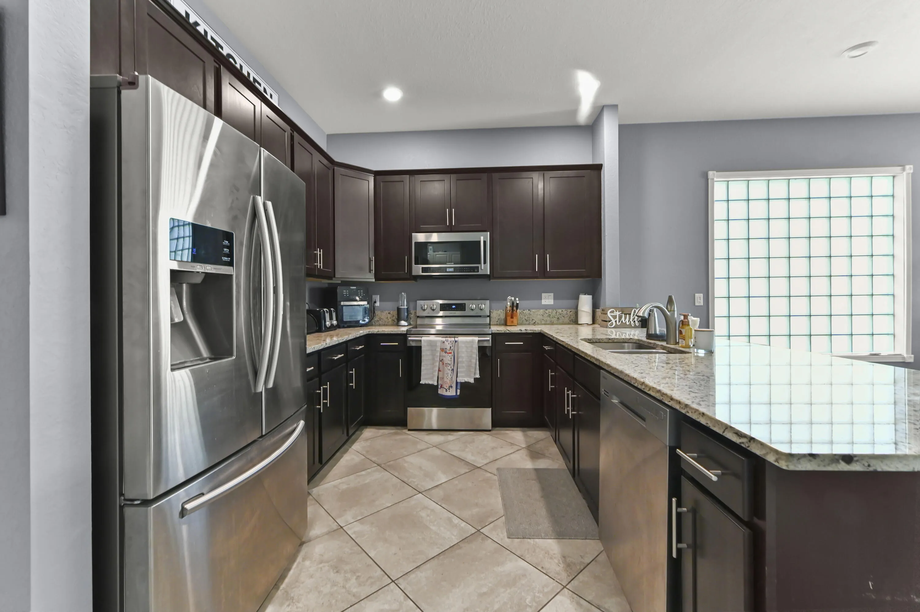 16 Kitchen 03