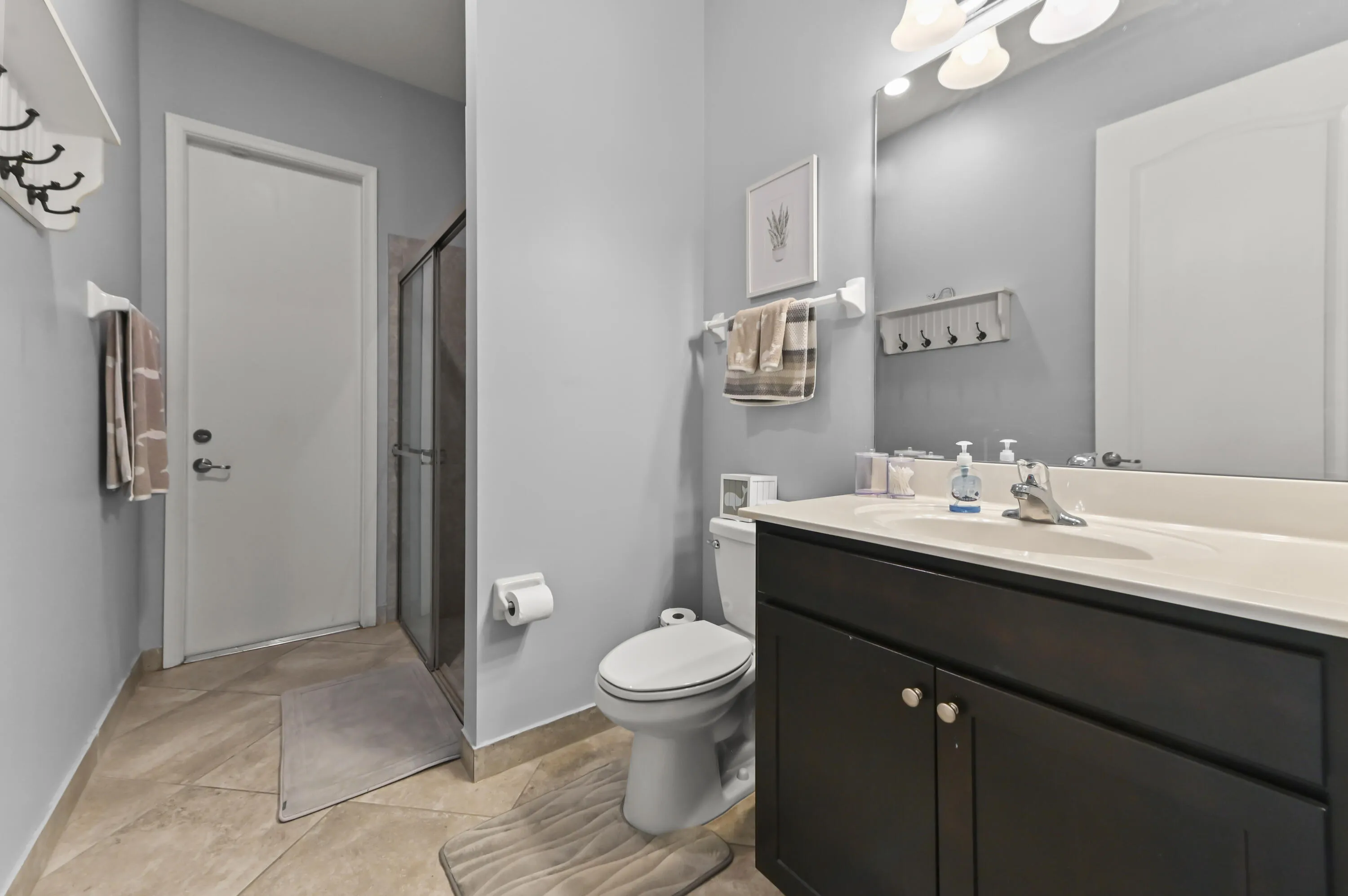 20 Bathroom 01