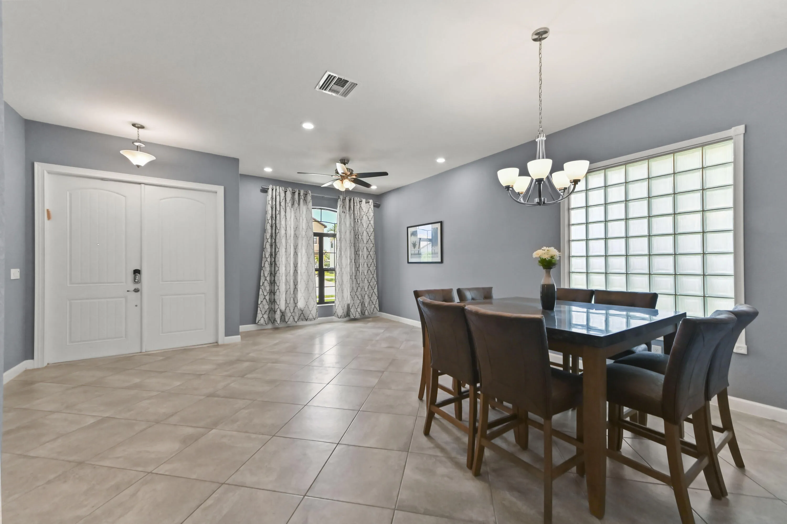 12 Dining Room 03