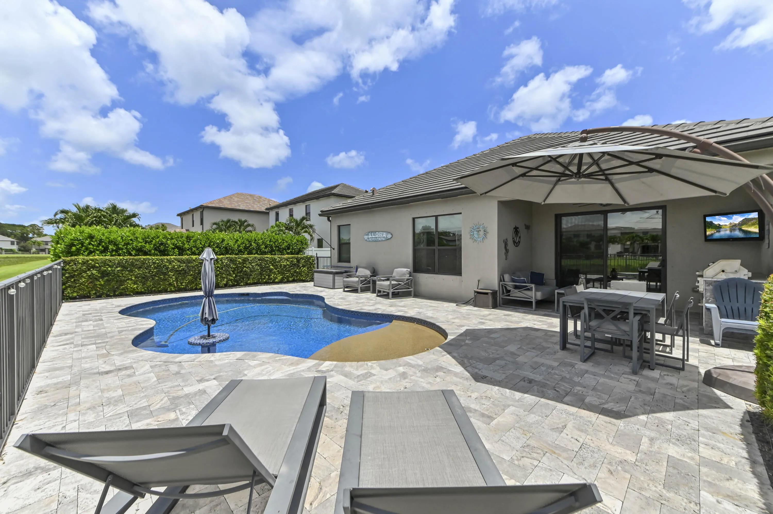 39 Swimming Pool 04