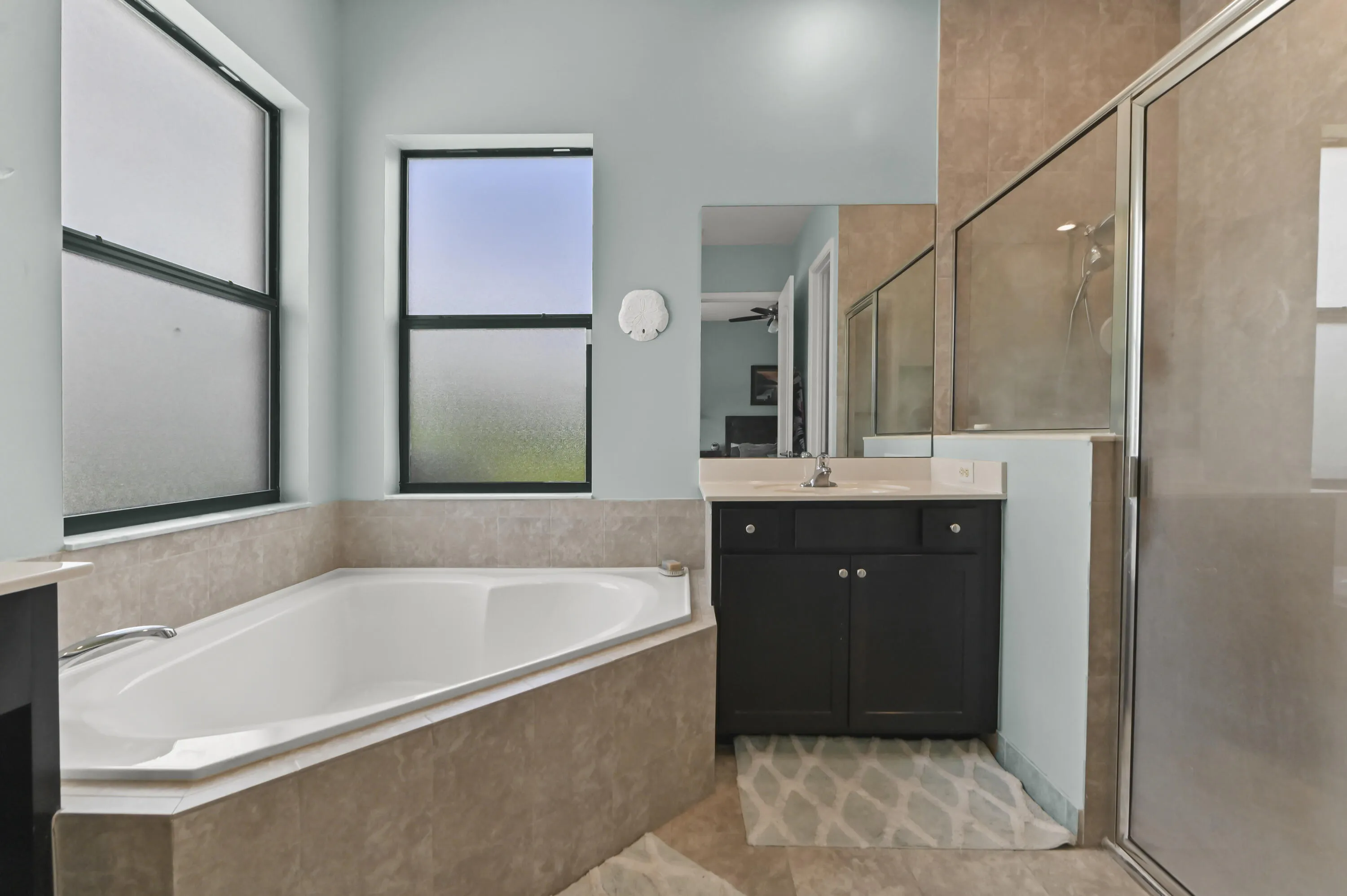 29 Bathroom 02