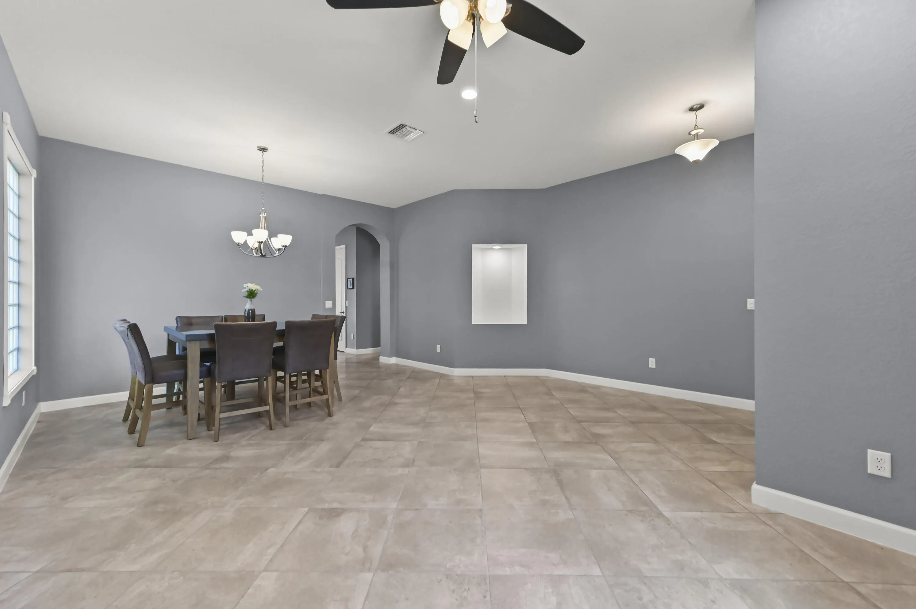 10 Dining Room 01
