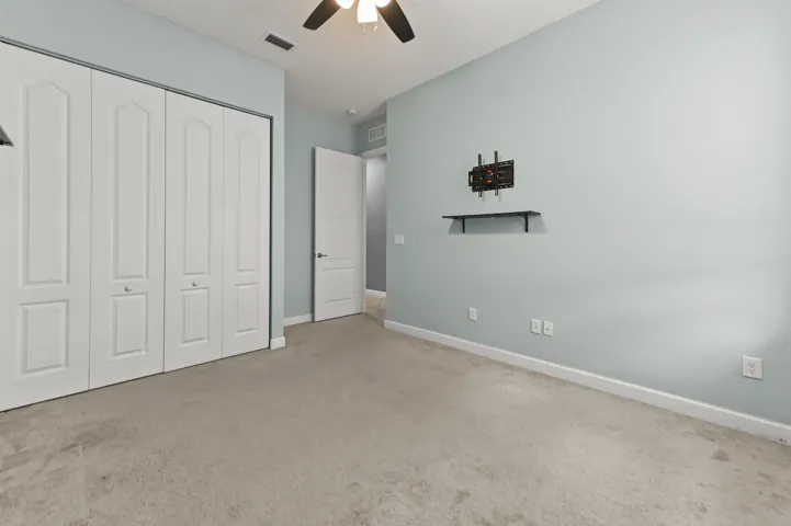18 Bedroom 02