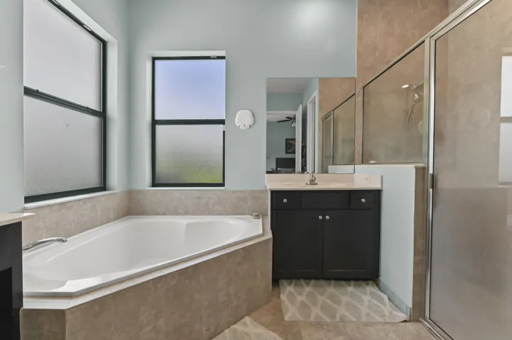 29 Bathroom 02