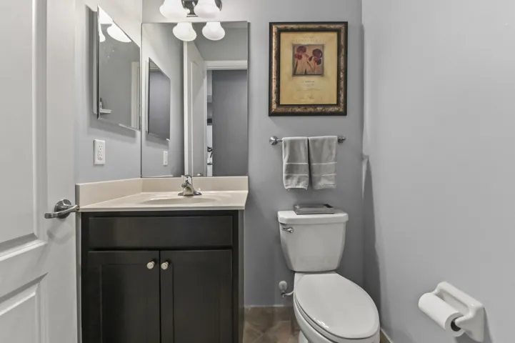 21 Bathroom 02