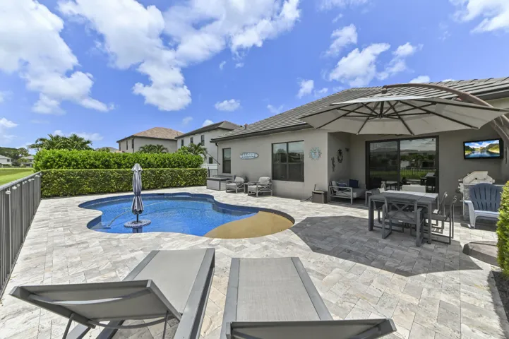 39 Swimming Pool 04