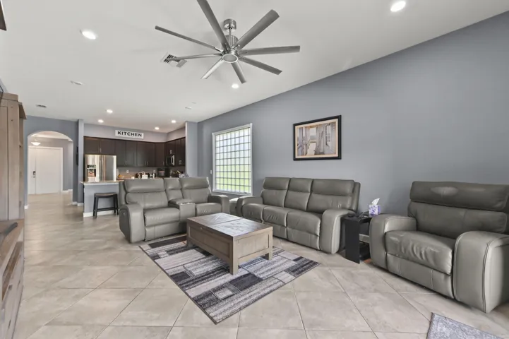 08 Living Room 05
