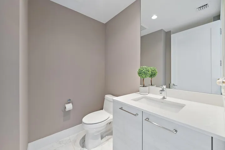 Den/Office Full Bath