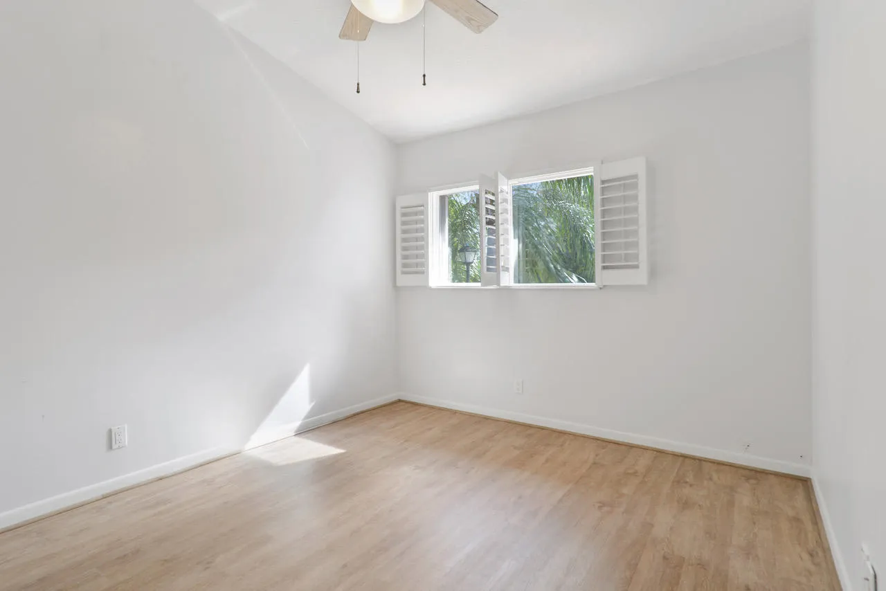 Guest bedroom