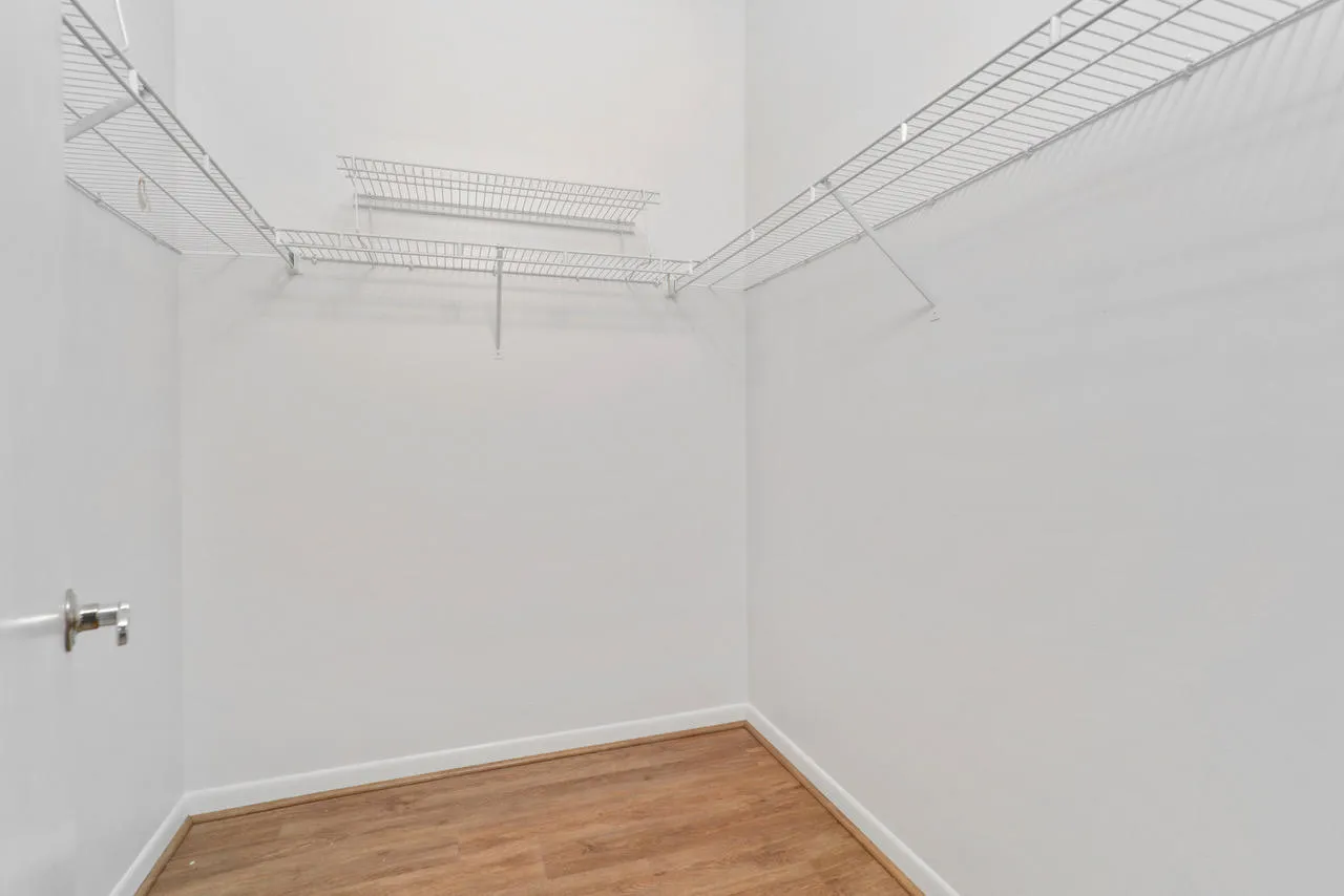 Walking closet