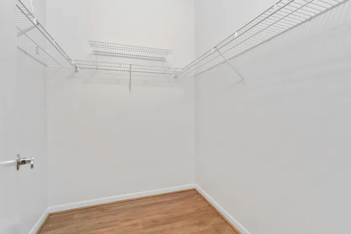 Walking closet