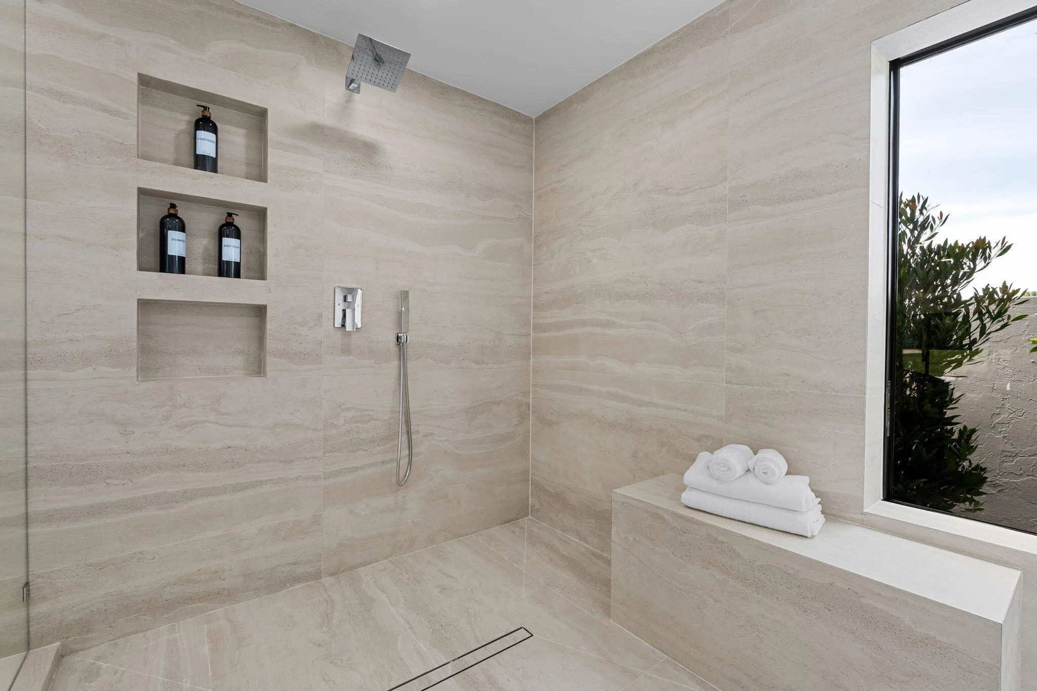 38-web-or-mls-A7403731
