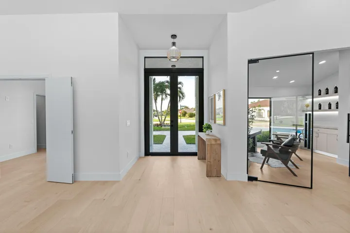 4-web-or-mls-A7403578