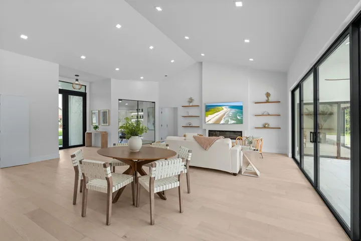 12-web-or-mls-A7403632