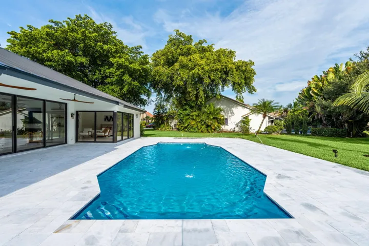 47-web-or-mls-A7403568
