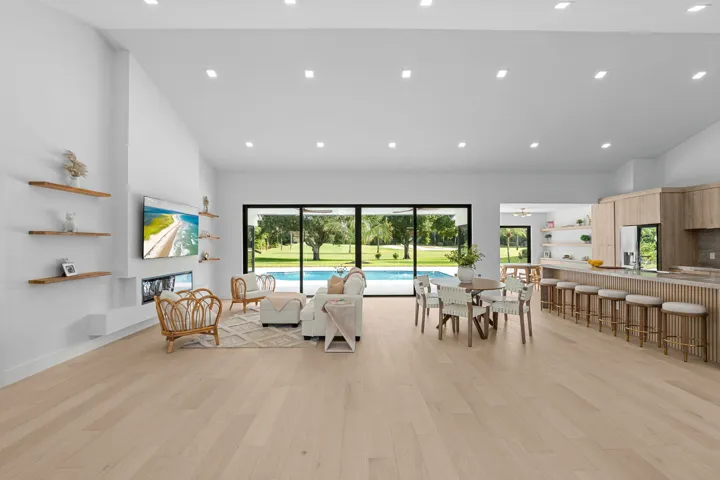13-web-or-mls-A7403593