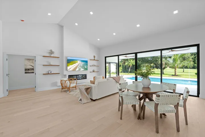 11-web-or-mls-A7403596