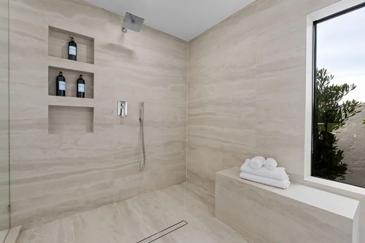38-web-or-mls-A7403731