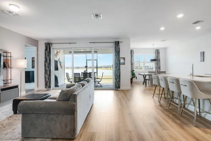 Great/Living/Kitchen