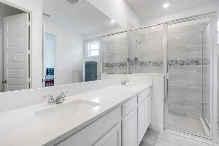 Bathroom/Shower