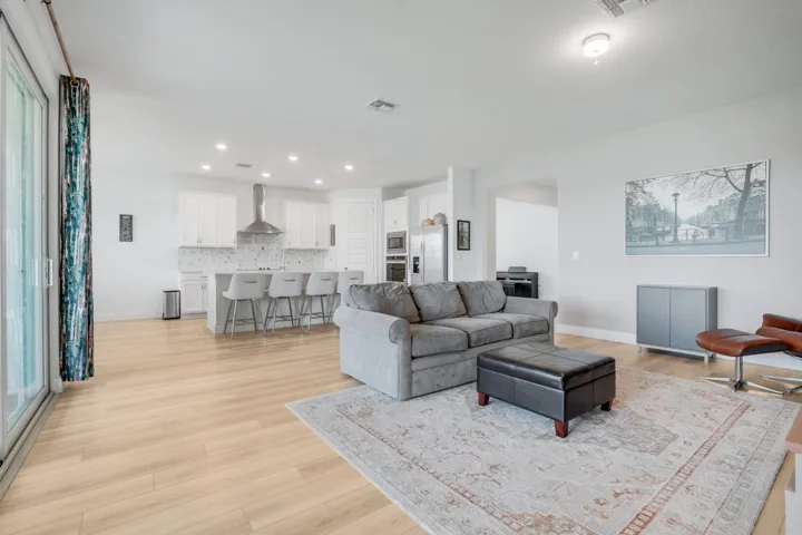 Living/Kitchen